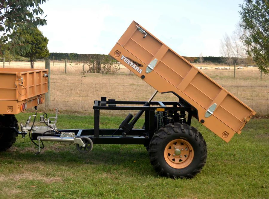 Tuatara ATV trailer with electric hoist